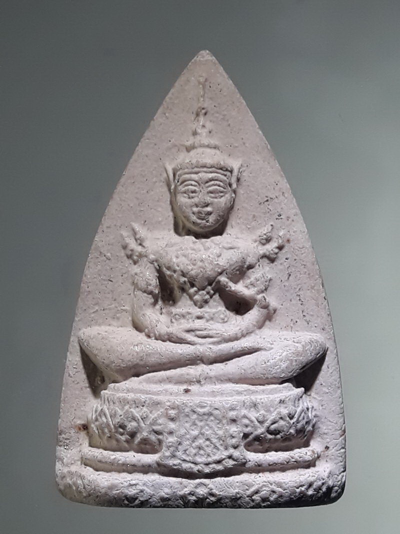 รหัสสินค้า พระเนื้อดิน ผง ว่าน 10431 พระแก้วมรกตพิมพ์สองหน้า ไม่รู้ที่