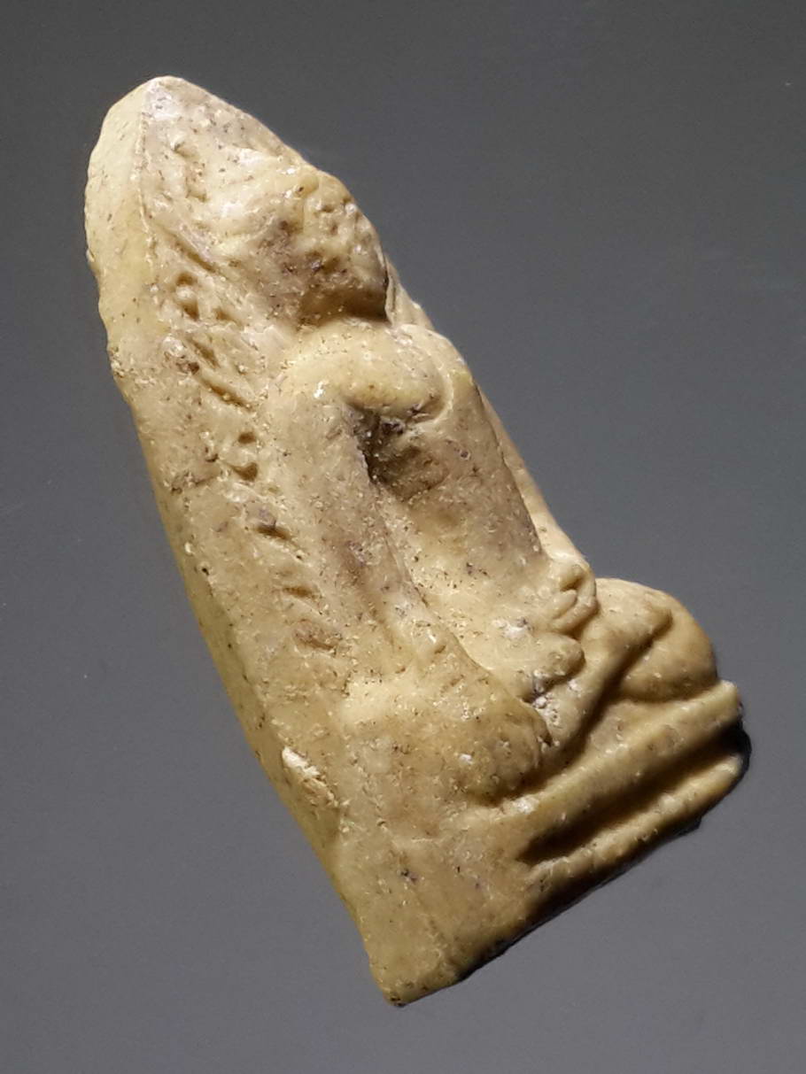 รหัสสินค้า พระไม่ทราบที่ 385 พระรอดเนื้อผง หลังอูม ไม่ทราบที่