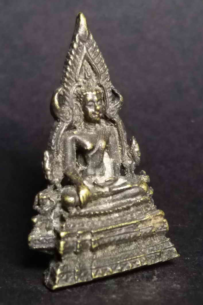 รหัสสินค้า พระกริ่ง พระหล่อ 022 รูปหล่ออุดกริ่งพระพุทธชินราช วัดพระศรีรัตนมหาธาตุ จังหวัดพิษณุโลก ไม่ทราบปีที่สร้าง พระรายการนี้ให้เช่าบูชาแล้ว