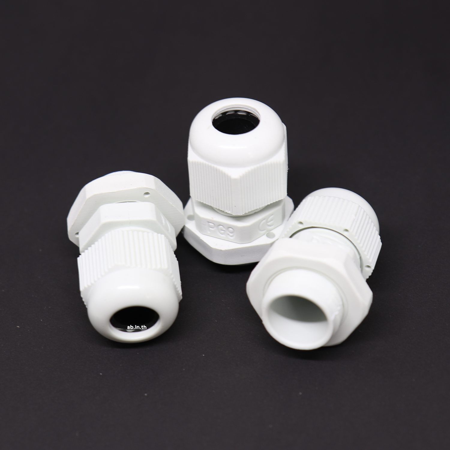 PG9 เคเบิ้ลแกลนด์ กันน้ำ Cable Gland Range 4-8 mm. สีขาว