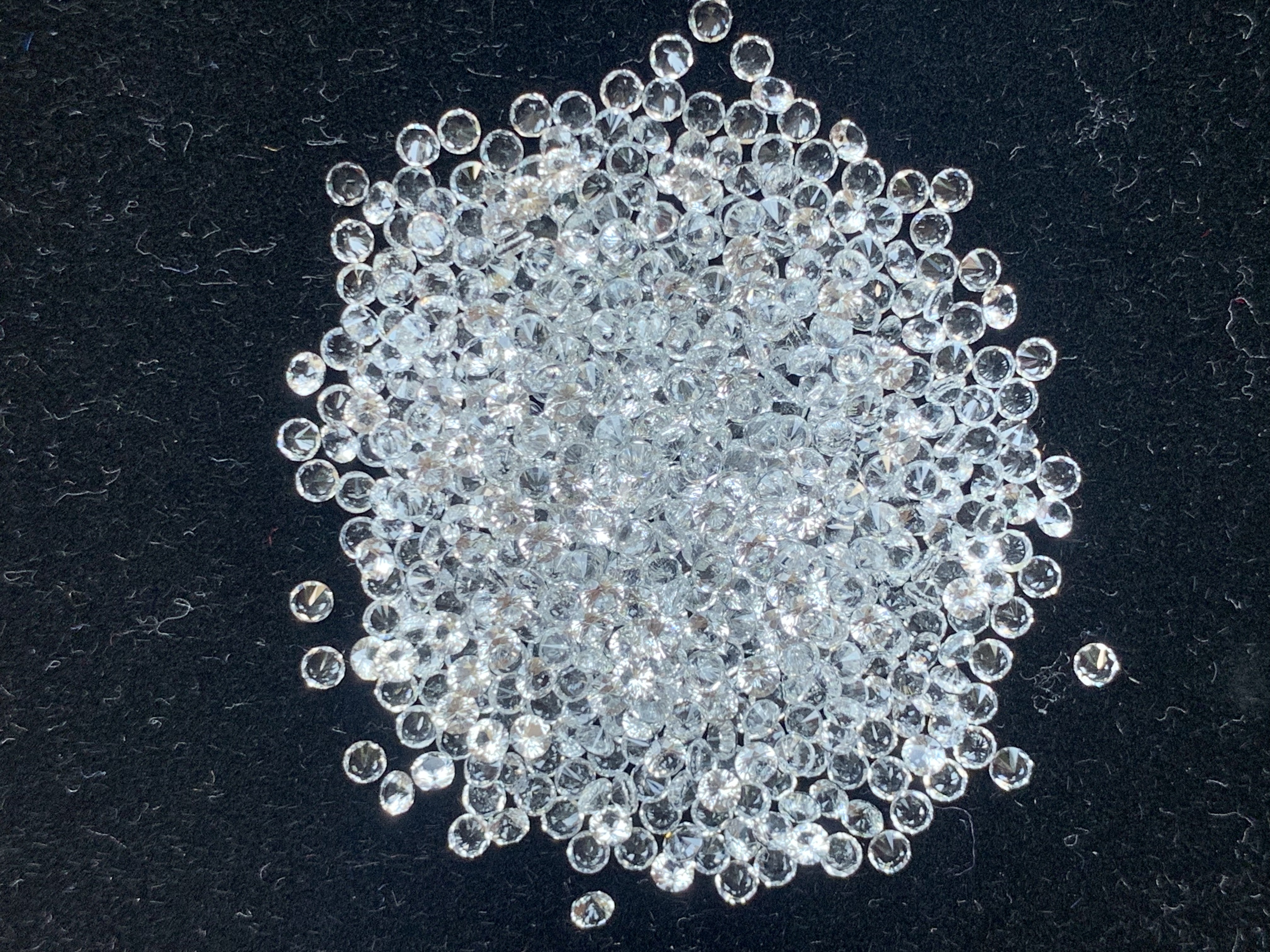 White topaz ไวท์โทปาสกลม 1.75 มม. 5 กะรัต