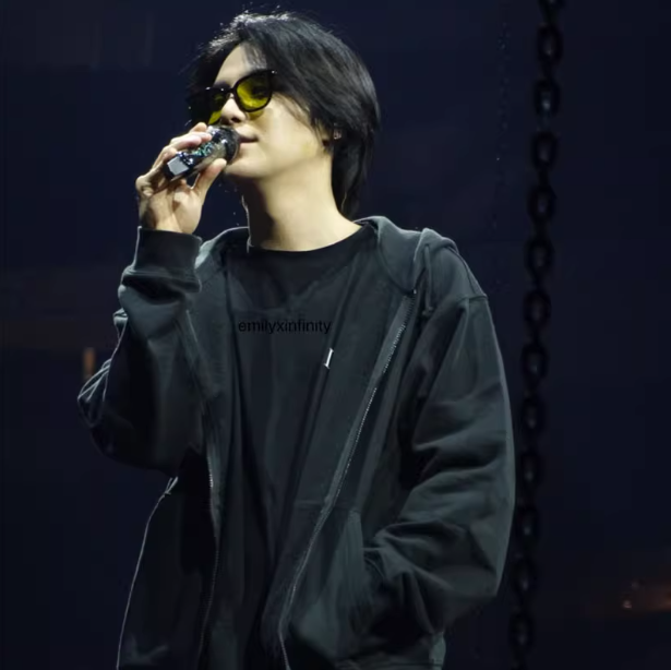 เสื้อกันหนาว BTS SUGA : คอนเสิร์ต AgustD D-Day