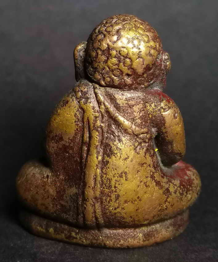 รหัสสินค้า พระกริ่ง พระหล่อ 007 รูปหล่อพระสังกัจจายน์ ไม่ทราบที่ เนื้อทองผสม เก่าครับองค์นี้ทาชาดแดง ที่องค์พระ พระรายการนี้ให้เช่าบูชาแล้ว