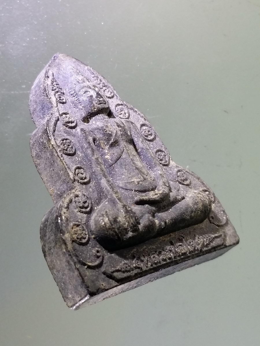 Antig Pim 111 พระเนื้อผงใบลานหลวงพ่อโต วัดรางจระเข้ จังหวัดอยุธยา หลังยันต์ดอกบัว