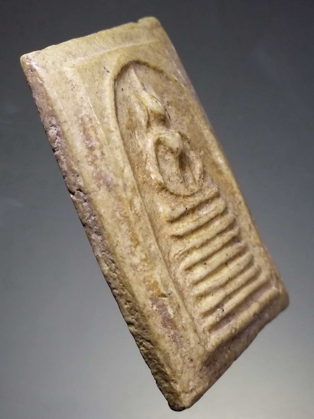 รหัสสินค้า พระไม่ทราบที่ 245 พระสมเด็จพิมพ์เกศไชโย น่าจะเป็นเกจิยุคหลัง สร้างล้อพิมพ์ ไม่ทราบที่ พระรายการนี้ให้เช่าบูชาแล้ว