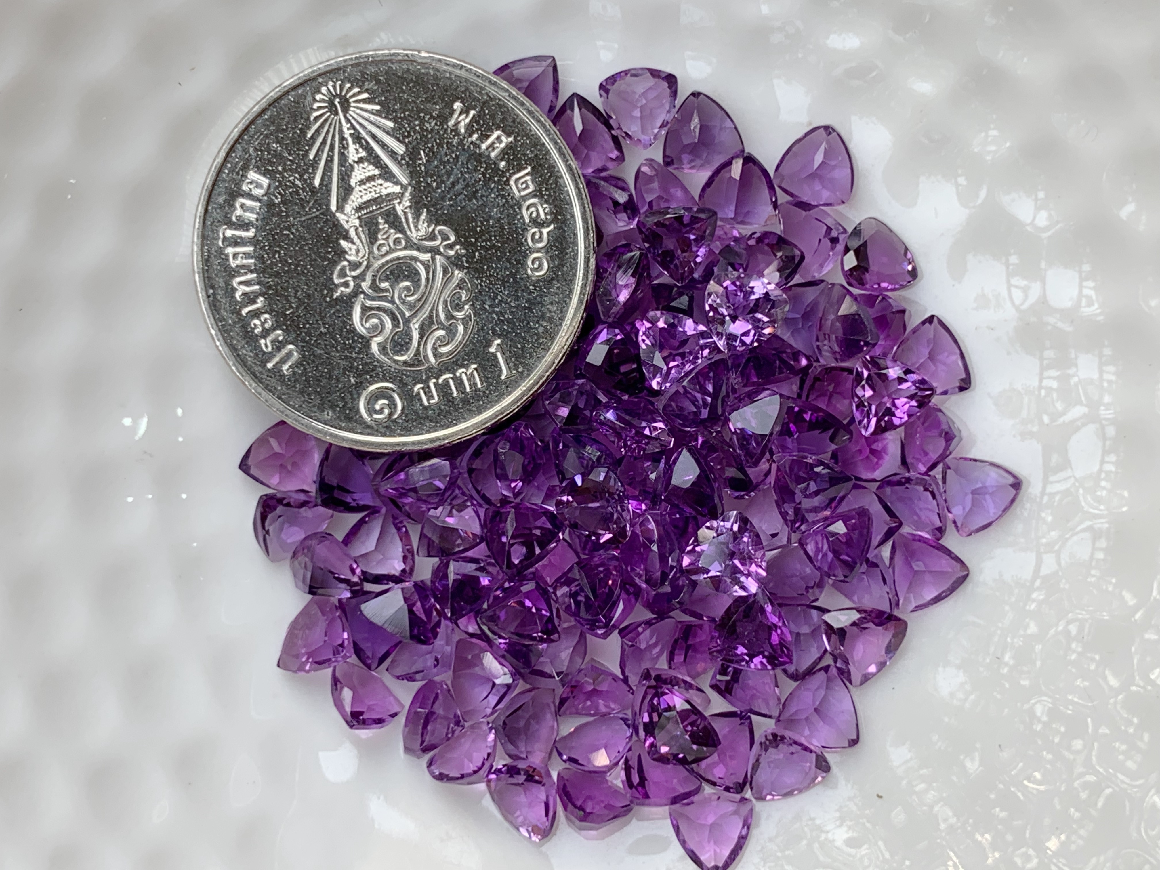 อเมทิสสามเหลี่ยม 4 มม. 5 กะรัต