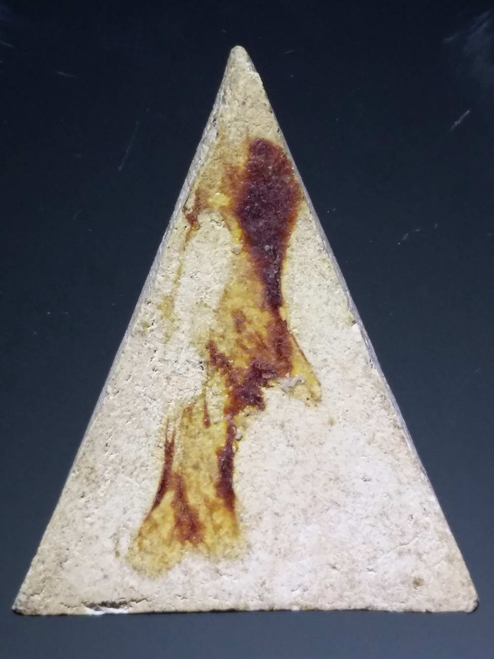 รหัสสินค้า พระไม่ทราบที่ 212 พระสมเด็จเนื้อผงพิมพ์สามเหลี่ยม เนื้อหาเก่า มีอายุ ไม่ทราบที่