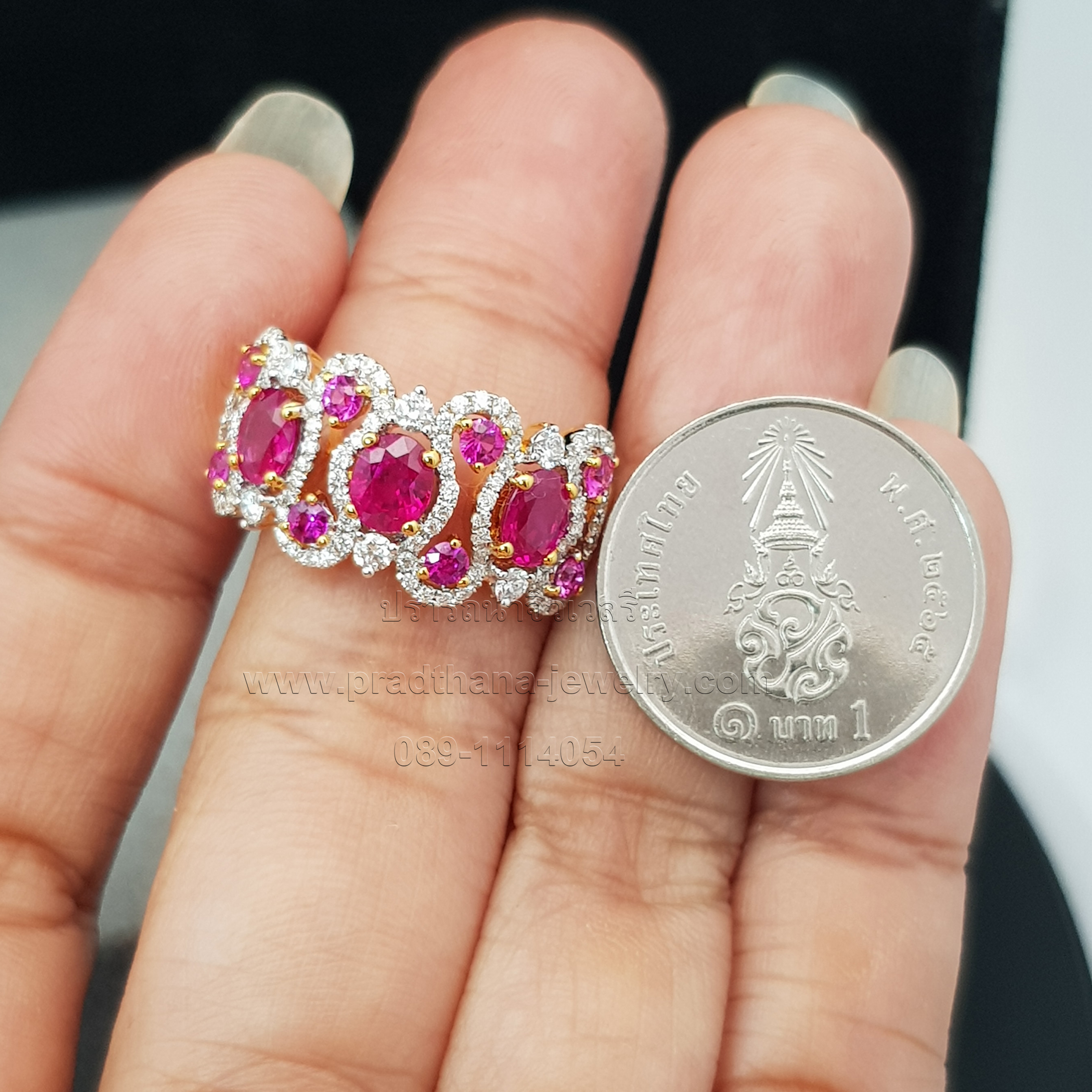 แหวนทับทิมประดับเพชร