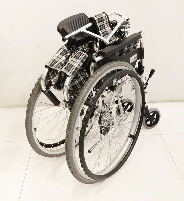 รถเข็นผู้ป่วย MIKI รุ่น MVWSW-47JD ล้อหน้า 6 นิ้ว ล้อหลัง 24 นิ้ว หนัก 14.5 กิโลกรัม รับประกันศูนย์ไทย 3 ปี