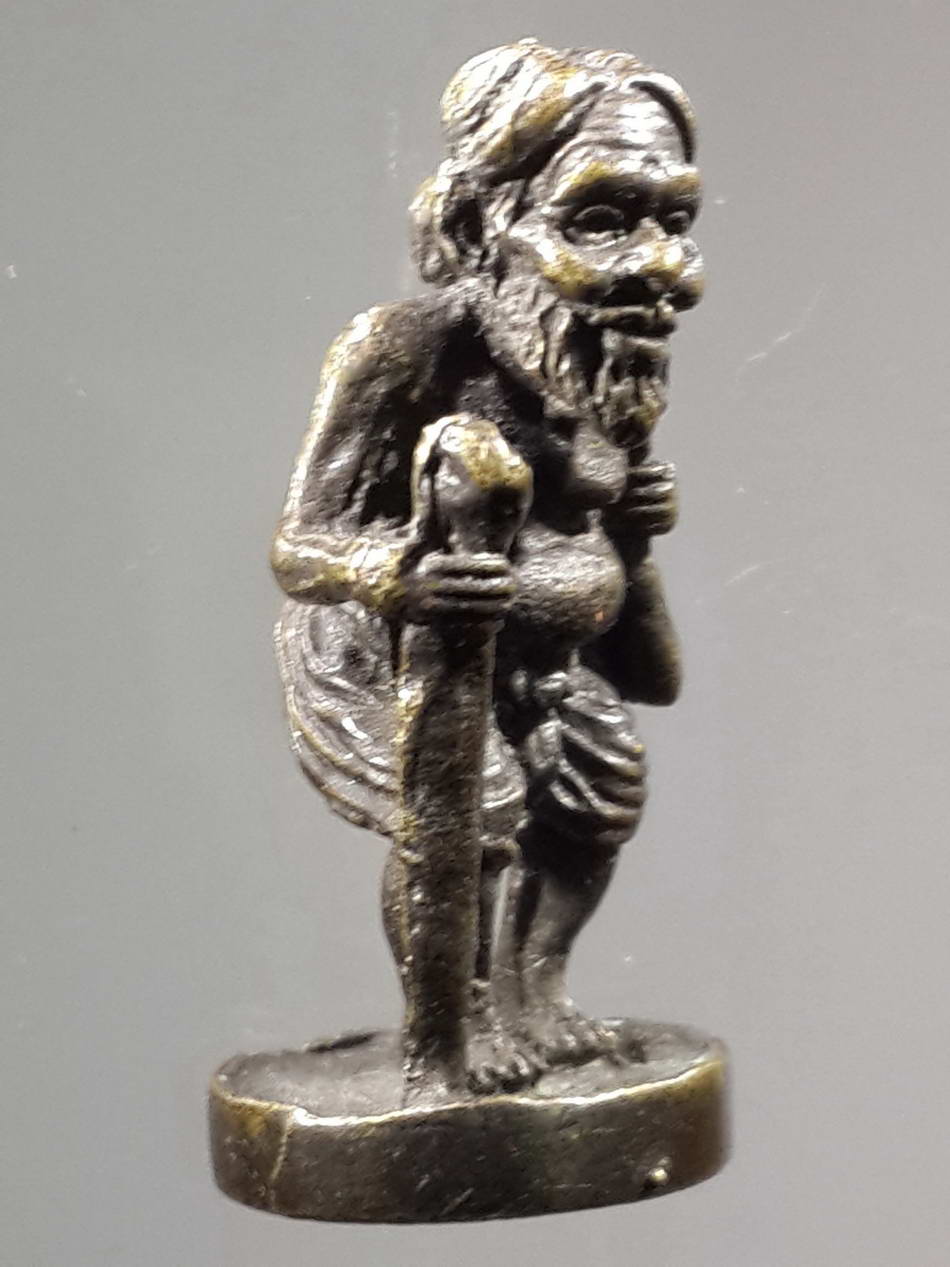 รหัสสินค้า พระกริ่ง พระหล่อ 232 รูปหล่อชูชก เนื้อทองเหลืองเก่า ไม่ทราบสำนัก ศิลปะสวยดี