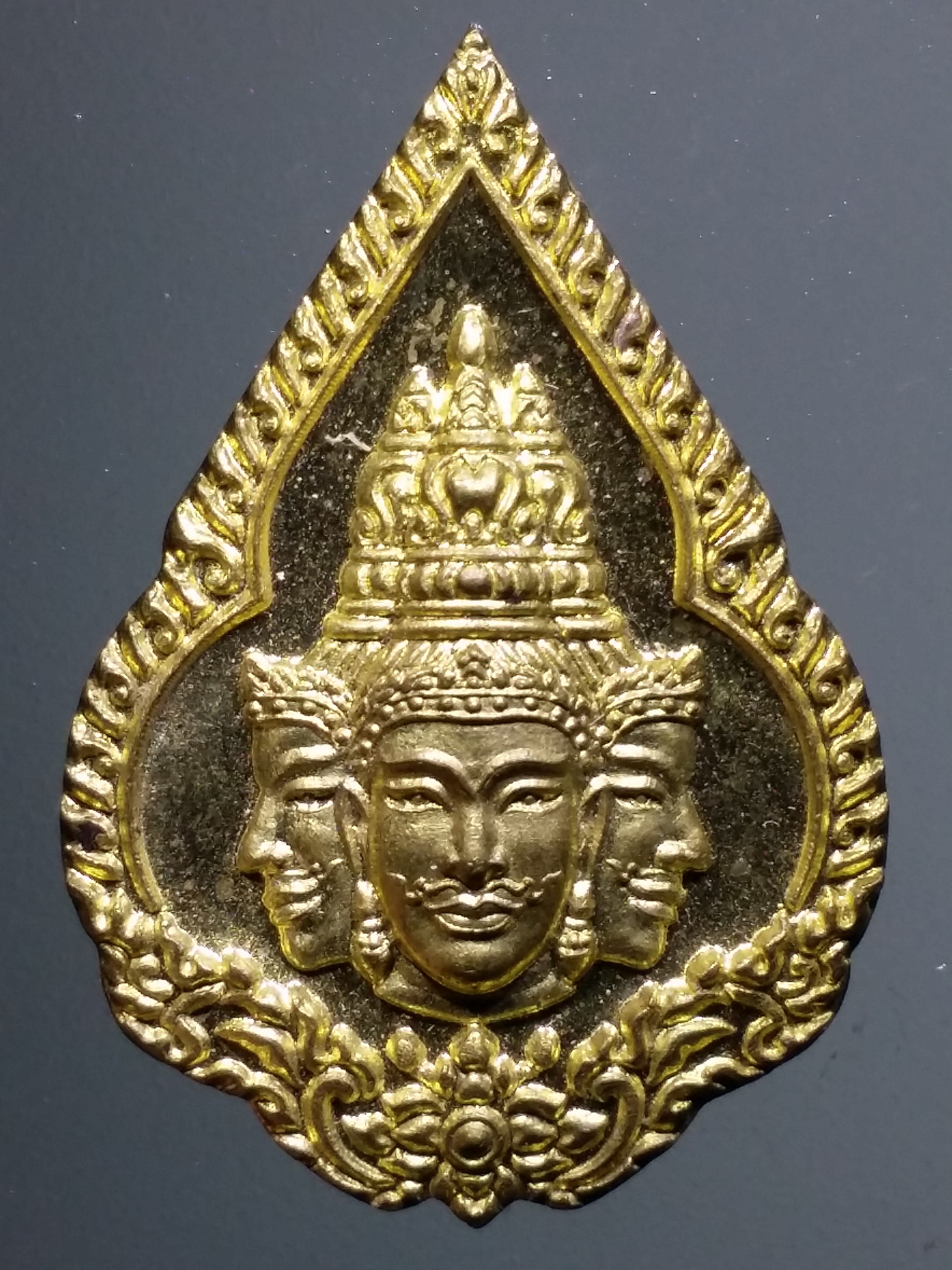 รหัสสินค้า เหรียญพระพุทธ 2791 เหรียญทองฝาบาตรพระพรหม วัดชินวรารามวรวิหาร จังหวัดปทุมธานี ตอกโค๊ต 2 โค๊ต