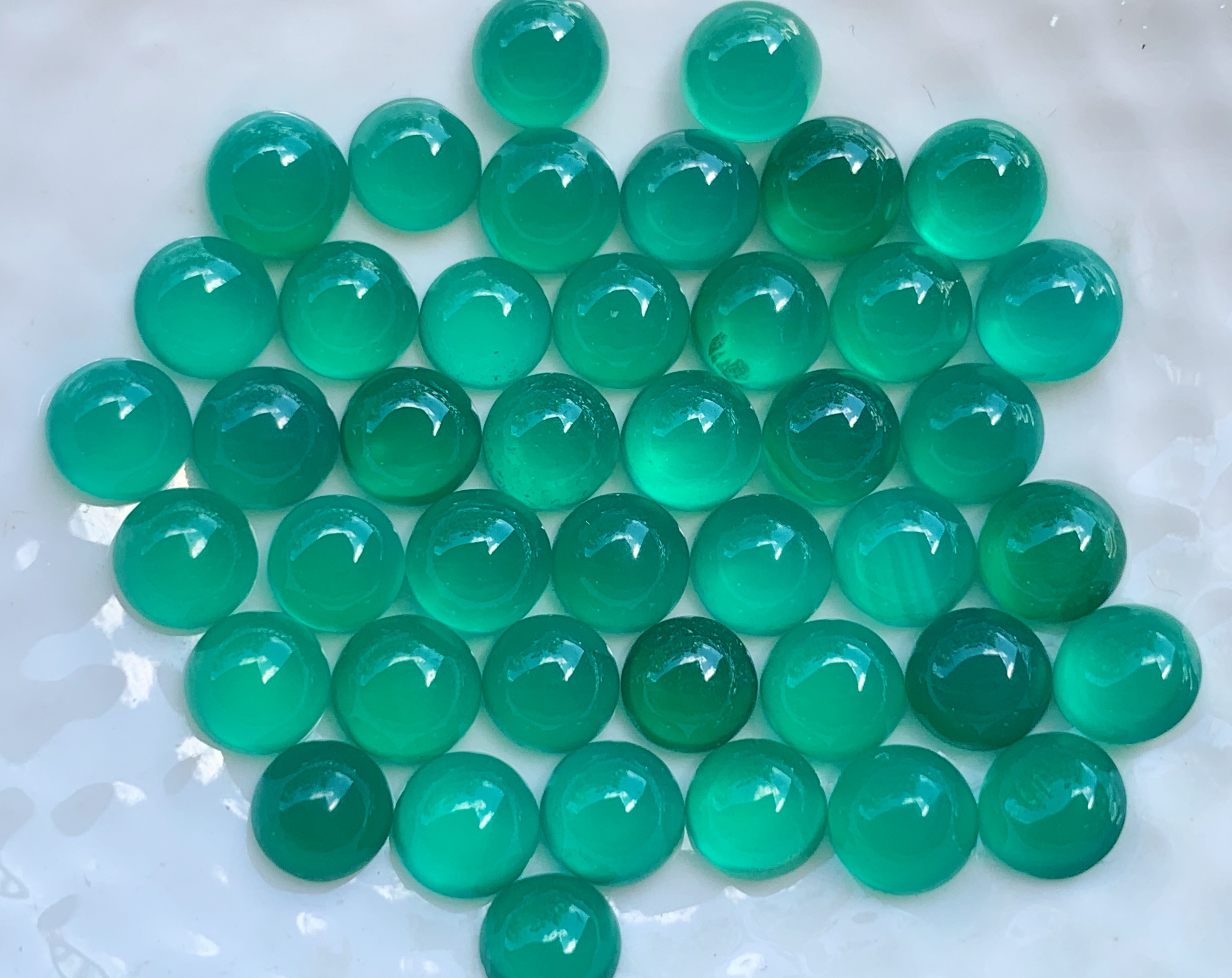 โมรากลมหลังเบี้ย 6 มม. 20 กะรัต