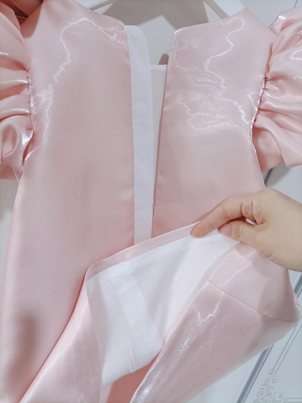 Gd3899- พร้อมส่งจากไทย ชุดออกงานเด็กหญิงสีชมพูอ่อนออกพาสเทล เด็กเล็ก-เด็กโต ผ้าเงาสวยดุจไหม แขนตุ๊กตา สุดหรูหรา แต่งโบว์เก๋ ชุดราตรีเด็กทรงสั้น