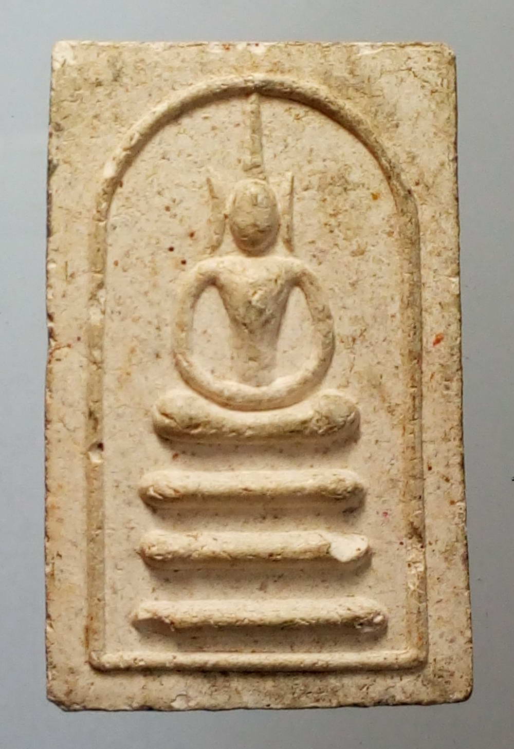 รหัสสินค้า พระสมเด็จ วัดต่างๆ 427 พระสมเด็จเนื้อผงหลวงพ่อน้อย อินทสโร รุ่นบายศรีเศรษฐี สร้างปี 2538