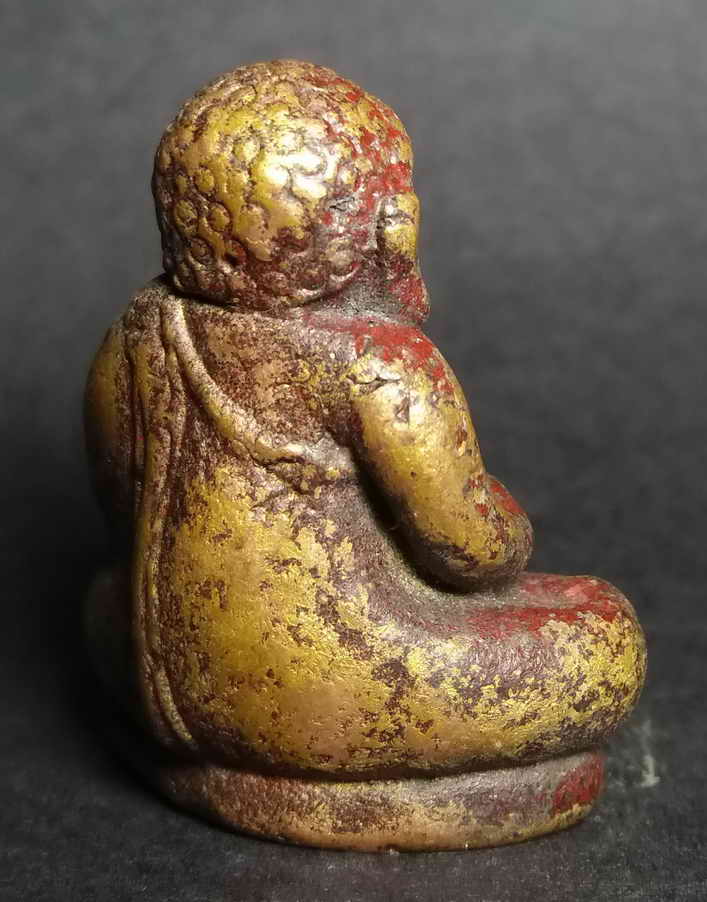 รหัสสินค้า พระกริ่ง พระหล่อ 007 รูปหล่อพระสังกัจจายน์ ไม่ทราบที่ เนื้อทองผสม เก่าครับองค์นี้ทาชาดแดง ที่องค์พระ พระรายการนี้ให้เช่าบูชาแล้ว