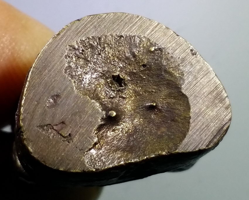 antig FB 420 รูปหล่อเนื้อโลหะผสม หลวงตามหาบัว วัดป่าบ้านตาด จังหวัดอุดรธานี ไม่ทราบปี ไม่ทราบรุ่น เก่าครับ มีอายุ