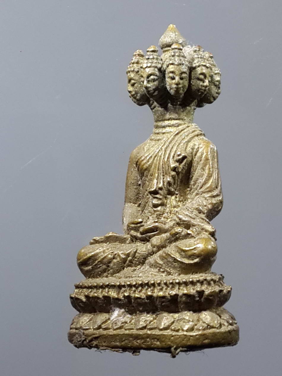 รหัสสินค้า พระกริ่ง พระหล่อ 342 รูปหล่อเนื้อทองผสมพระเศรษฐีนวโกฏิ ไม่ทราบที่ใต้ฐานมีรอยเปื้อนคราบกาวสองหน้า เจ้าของเดิมติดไว้บูชาที่ หน้ารถยนต์