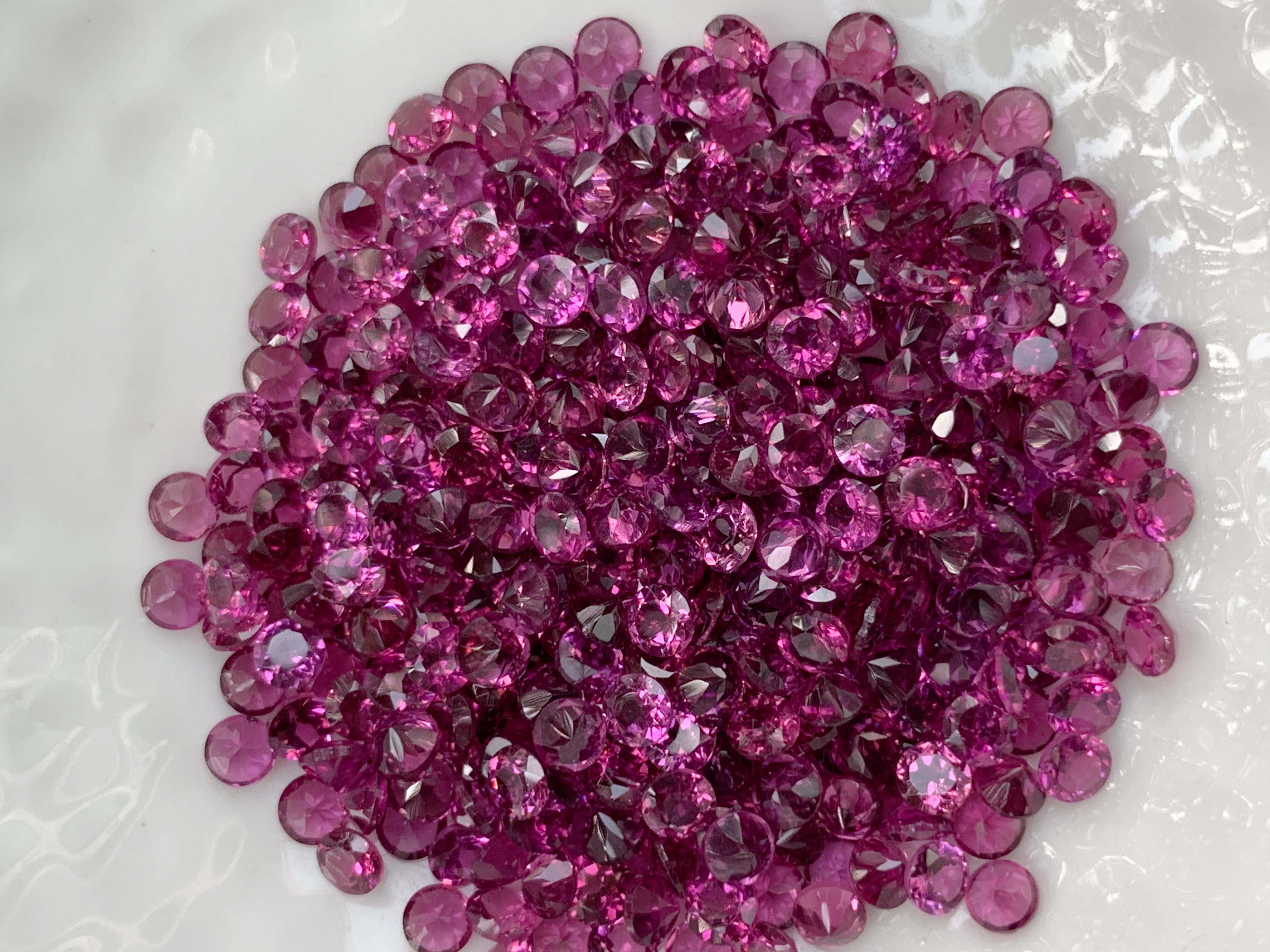 โรโดไลท์กลม 2.8 มม. 5 กะรัต