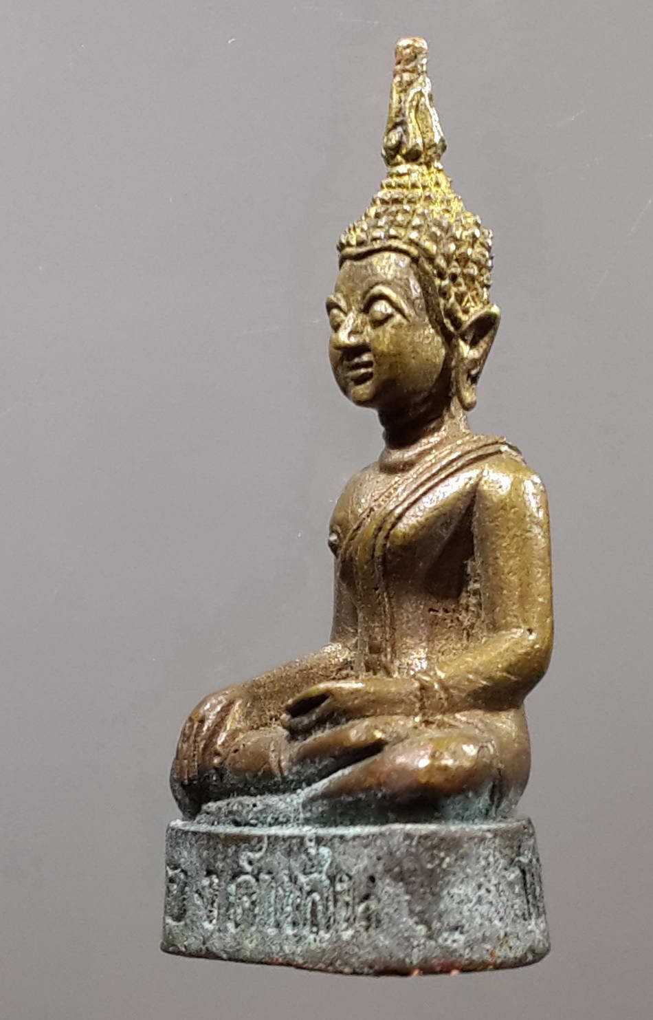 รหัสสินค้า พระกริ่ง พระหล่อ 350 รูปหล่อพระเจ้าองค์แสน "พระเจ้าแสนห่า" วัดโพธิ์ชัยนาพึง จ.เลย สร้างปี 2543 เนื้อทองผสม พระรายการนี้ให้เช่าบูชาแล้ว