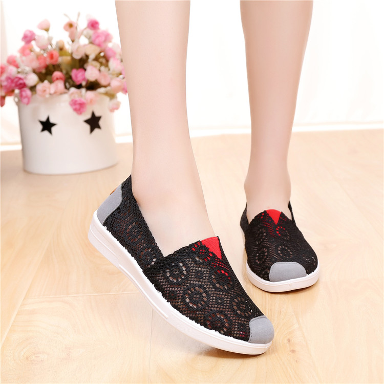 shoe1252 รองเท้าสีดำ แต่งลายฉลุ สวยงาม