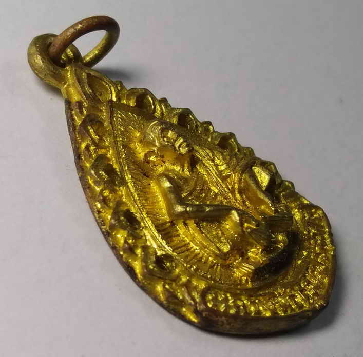 รหัสสินค้า นครราชสีมา 068 เหรียญหล่อ หลวงพ่อคูณ วัดบ้านไร่ จังหวัดนครราชสีมา รุ่นนับแบงค์ ปลุกเสกพิธีเสาร์ 5 คูณพันล้าน สร้างปี 2537 เนื้อทองผสม พระรายการนี้ให้เช่าบูชาแล้ว