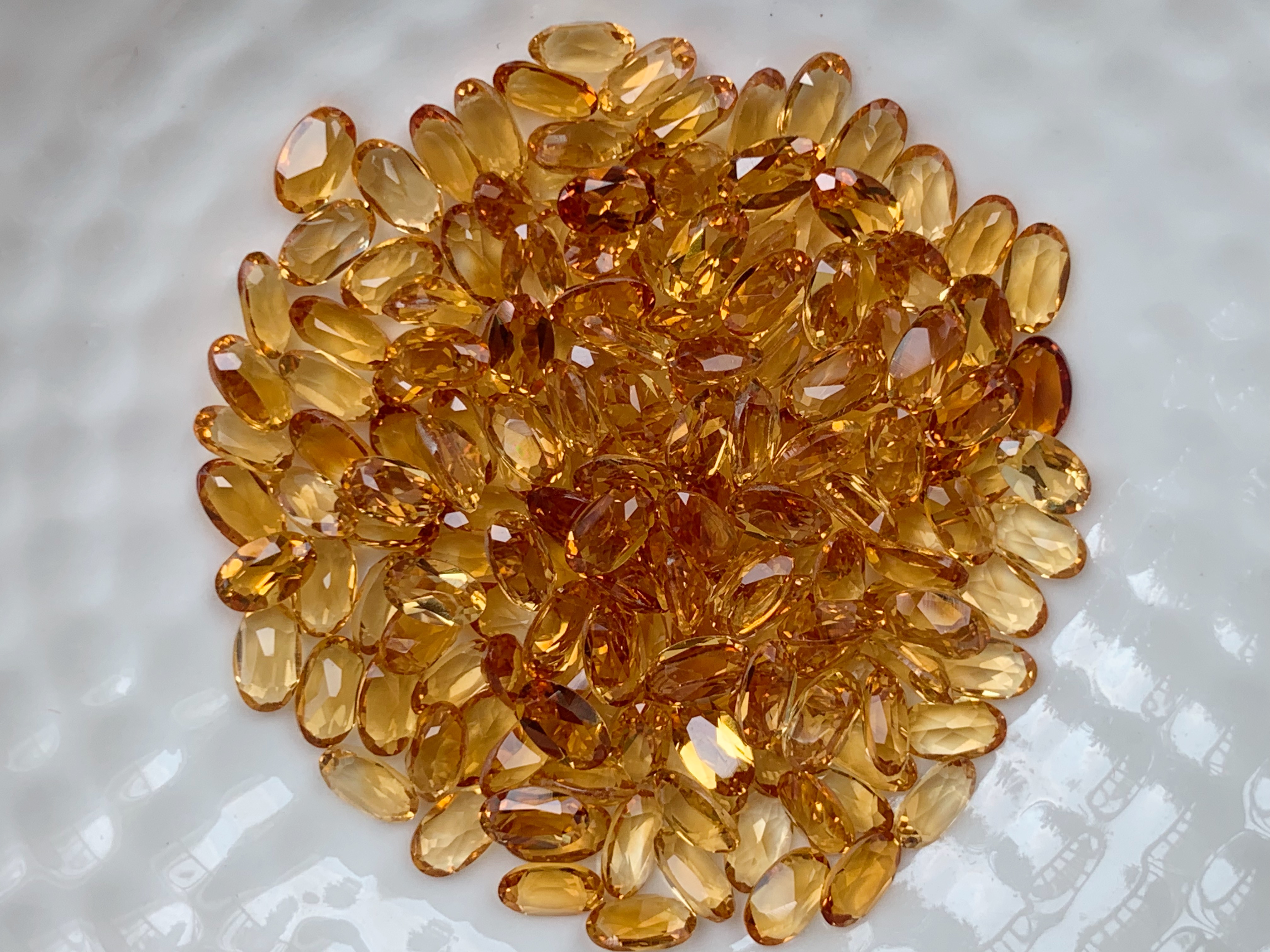 ซิทรินไข่ 5X3 มม. 5 กะรัต