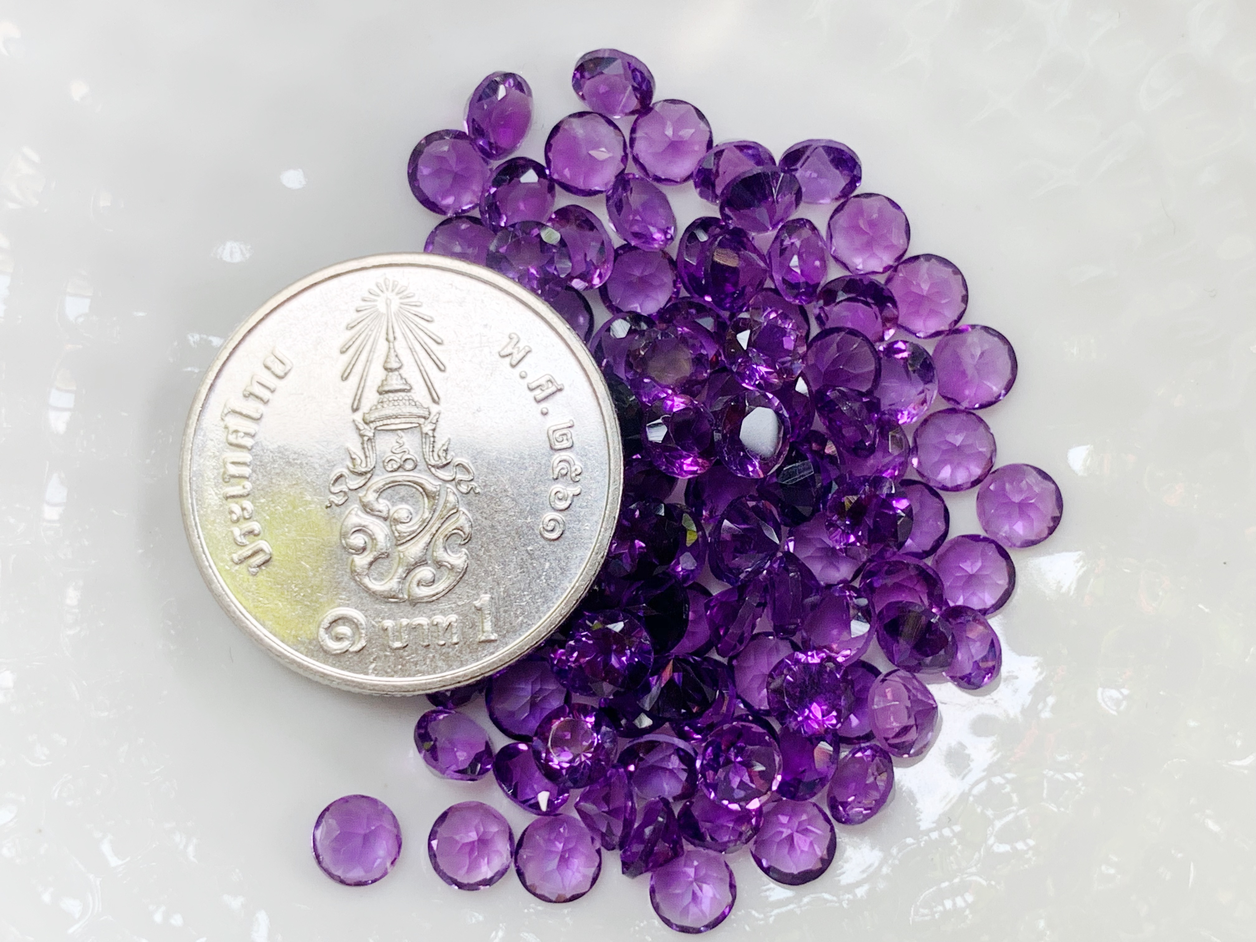 อเมทิสเข้มกลม 4.0 มม. 5 กะรัต