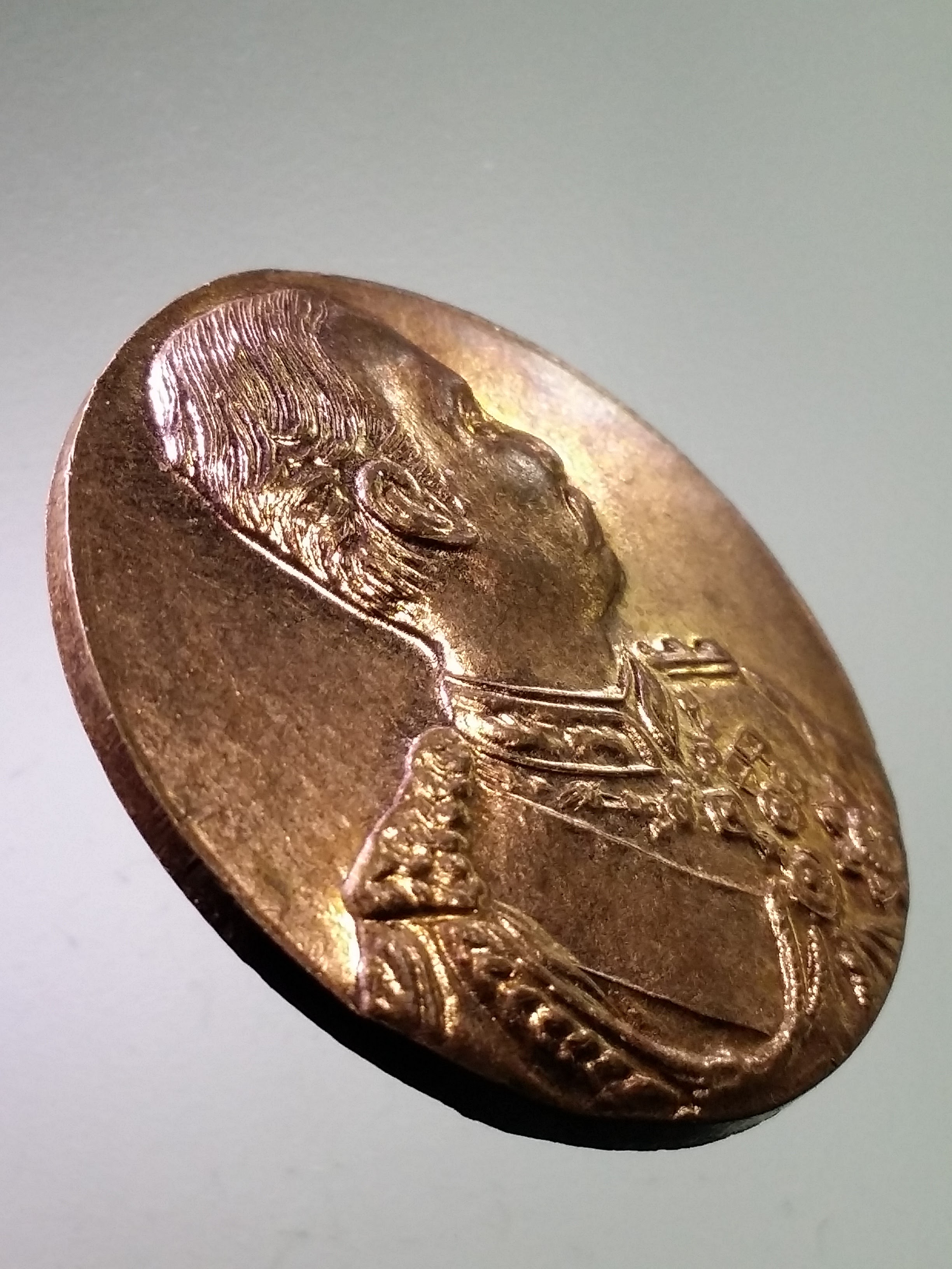 Antig LSD 067 เหรียญพระจุลจอมเกล้าเจ้าอยู่หัวรัชกาลที่ 5 วัดกลาง (เก่า) จังหวัดสุราษฎร์ธานี รุ่นฉลองซุ้มประตูปิยะสุวรรณนะรังษี สร้างปี 2558