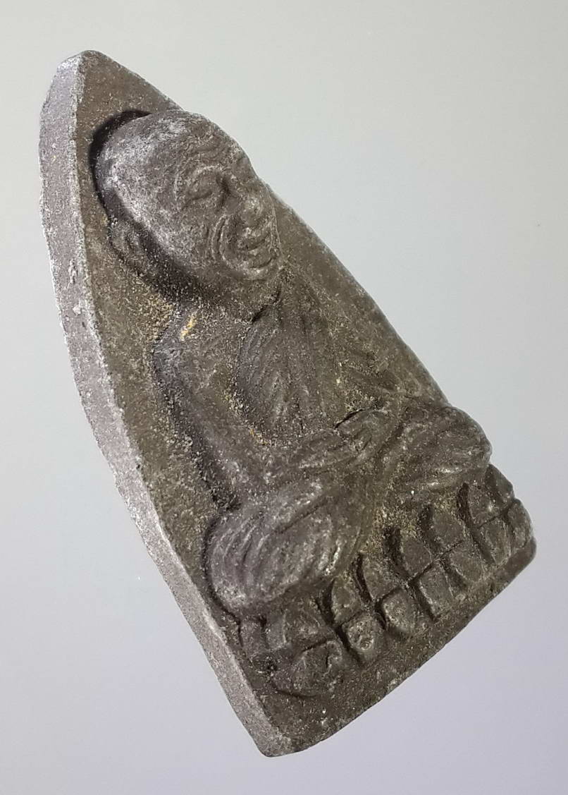 รหัสสินค้า หลวงปู่ทวด วัดต่างๆ 121 หลวงปู่ทวด วัดช้างให้ จังหวัดปัตตานี พิมพ์ตัวหนังสือนูน ไม่ทราบปีที่สร้าง