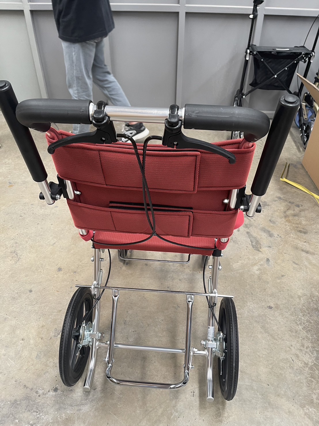 รถเข็นน้ำหนักเบา แบรนด์ญี่ปุ่น Matsunaga Wheelchair (車いす) รุ่น MV888 + แถมฟรีกระเป๋าใส่รถเข็นสำหรับเดินทาง (รุ่นยอดนิยม)