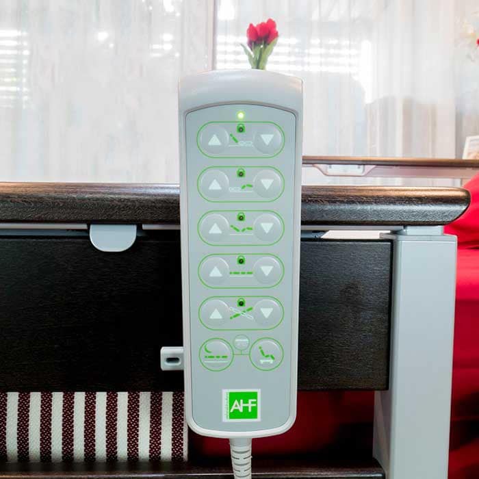 ชุดเตียงผู้ป่วยไฟฟ้า PANTOGRAPHE 3/4 หัว และท้ายเตียงสามารถถอดออกได้ (ปรับเตียงต่ำสุด 24 ซม.) + พร้อมที่นอนโฟมป้องกันแผลกดทับ MERCURY หนา 15 ซม. + ชุดผ้าปูที่นอน + ผ้ายางกันเปื้อน