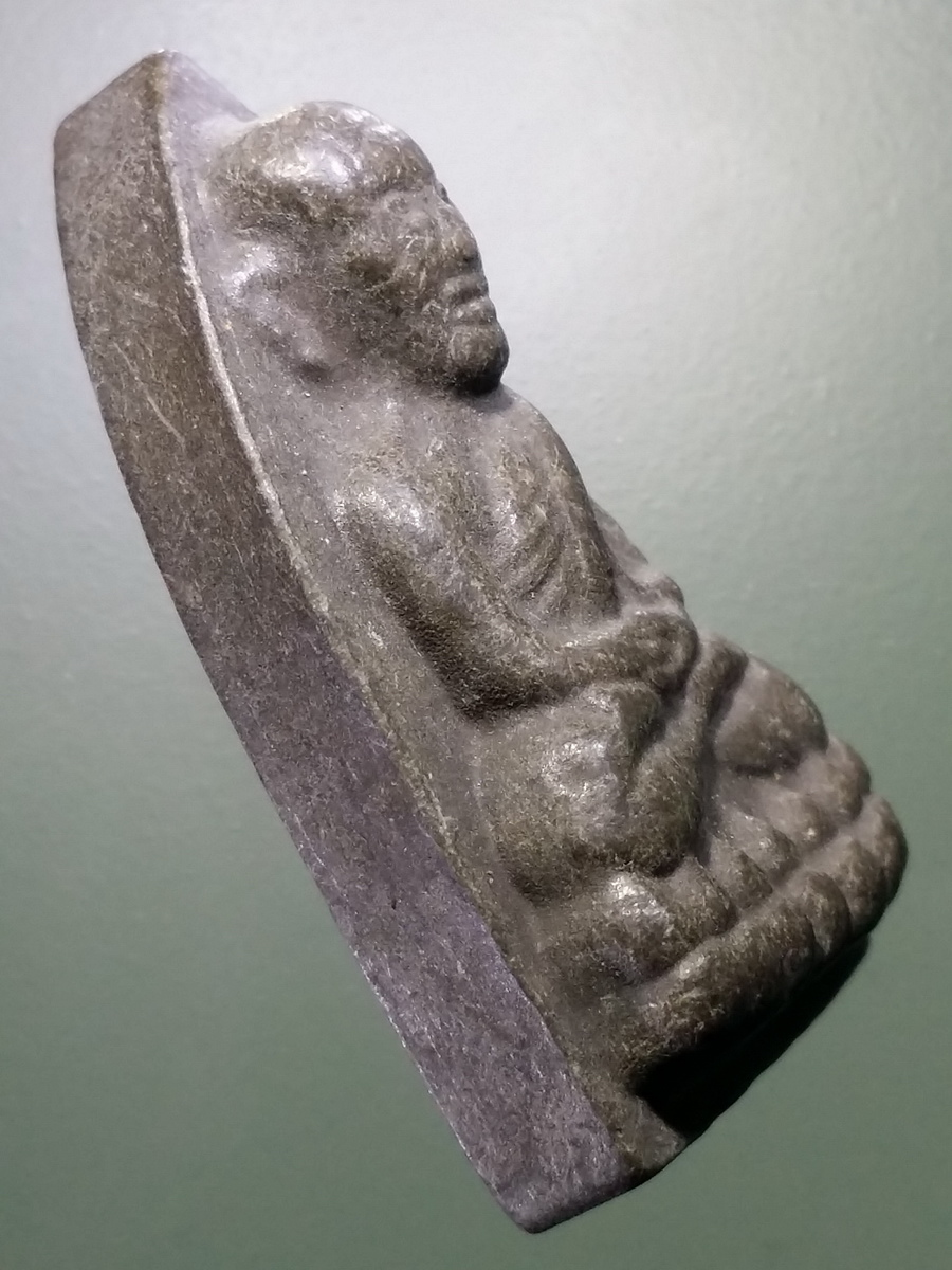 รหัสสินค้า หลวงปู่ทวด วัดต่างๆ 469 หลวงปู่ทวด หลังยันต์เก้ายอดพญาไก่เถื่อน วัดทุ่งตลิ่งชัน สุพรรณบุรี พระรายการนี้ให้เช่าบูชาแล้ว