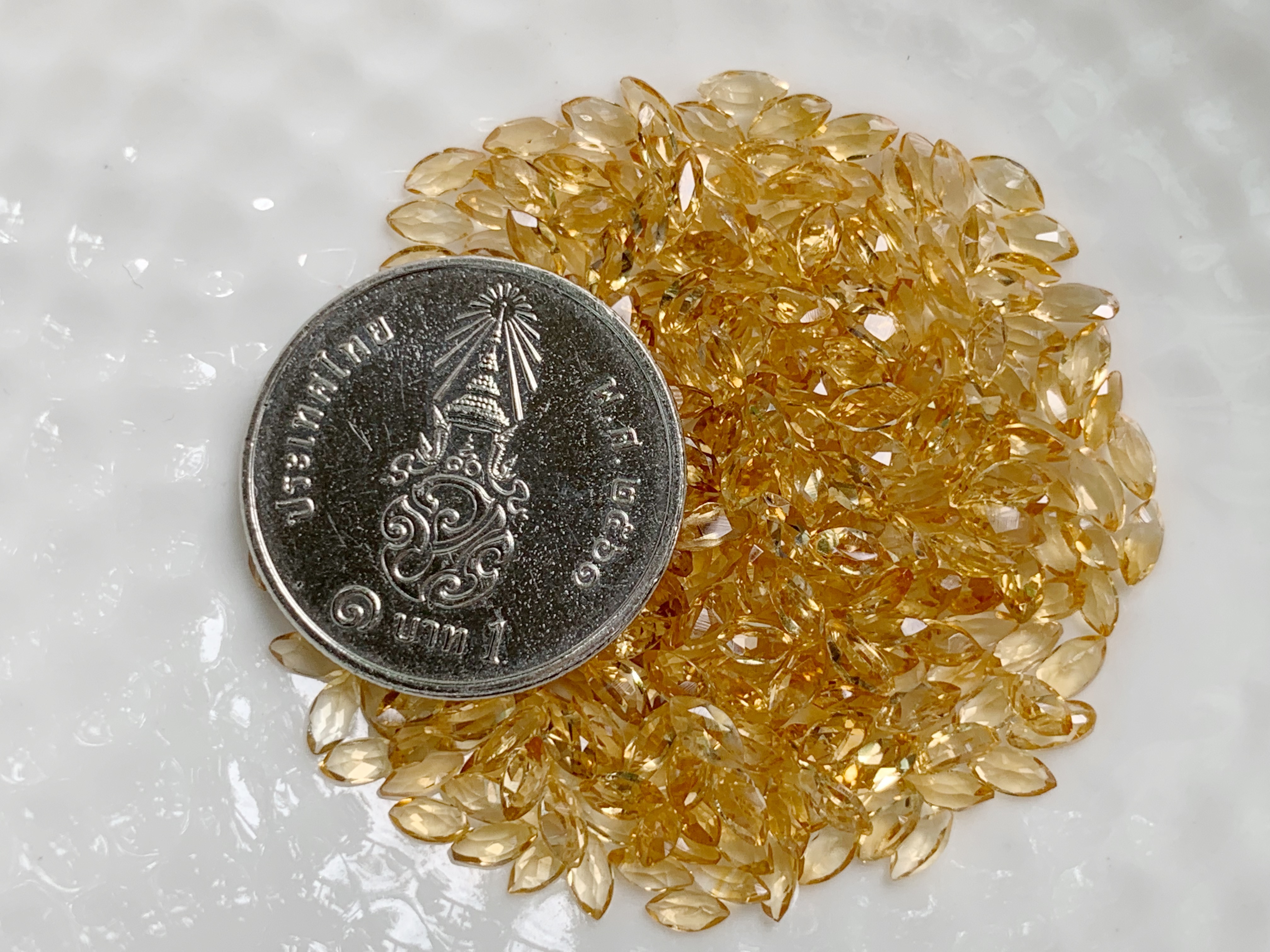 ซิทรินอ่อนมาคี 4X2 มม. 5 กะรัต