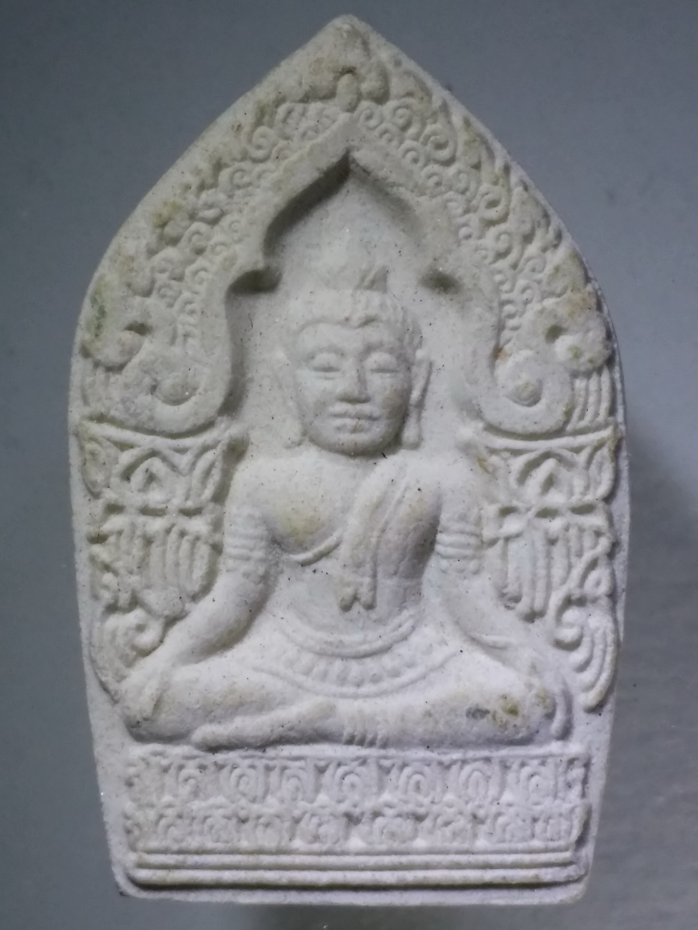 รหัสสินค้า พระเนื้อดิน เนื้อผง เนื้อว่าน 1404 พระร่วงนั่งครองเมือง เนื้อผง วัดราษฎร์ศรัทธาธรรม จังหวัดสุโขทัย