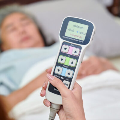 เตียงผู้ป่วย ปรับแยกเป็นรถเข็นไฟฟ้าได้ Robotic Care Bed รุ่น RESYONE PLUS จาก PANASONIC ญี่ปุ่น