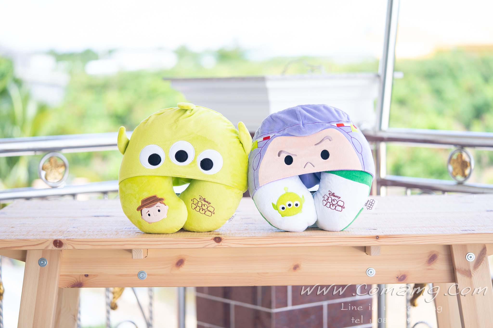 หมอนรองคอมีหมวก บัสไลท์เยียร์&เอเลี่ยน3ตา (ในเรื่องToy story )