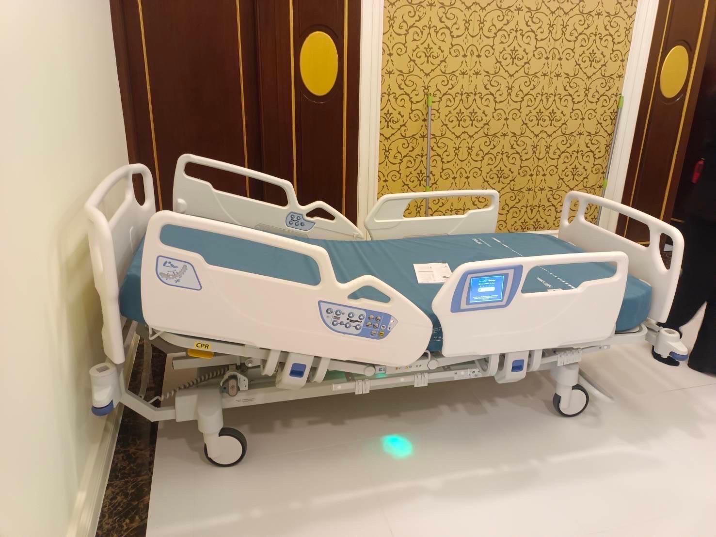 ชุดเตียงผู้ป่วยปรับระดับไฟฟ้า Hill-Rom Accella 900 + ฟูกที่นอน แบรนด์ Hill-Rom NP50 แบรนด์จากประเทศสหรัฐอเมริกา สามารถชั่งน้ำหนักคนไข้บนเตียงได้