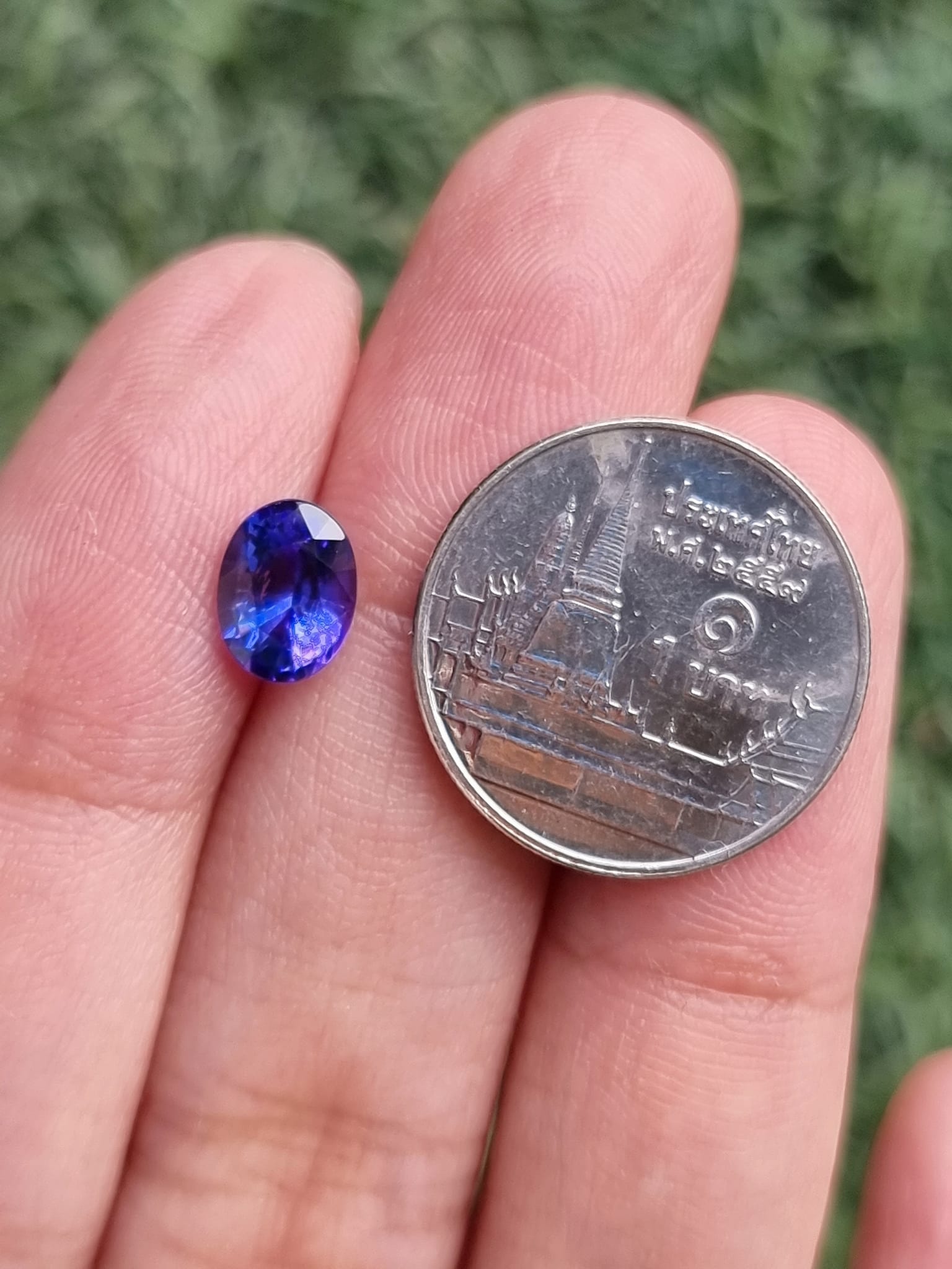 1.55กะรัต พลอยแทนซาไนท์ สีน้ำเงินอมม่วงเข้ม สวย ไฟดีมาก