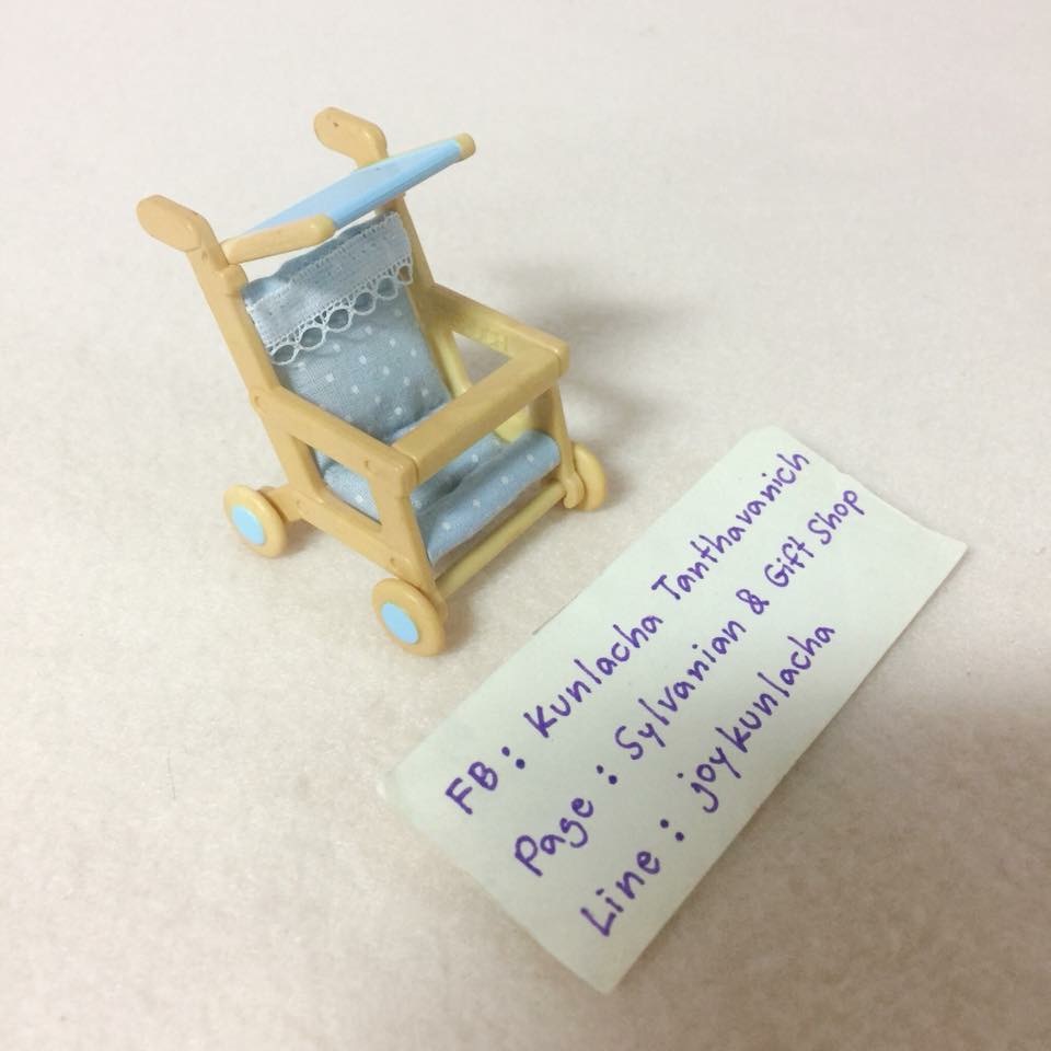 รถเข็นสำหรับเบบี้ ยกหลังคาขึ้นลงได้ สีออกเหลือง ซิลวาเนียน Pushchair : Sylvanian Families