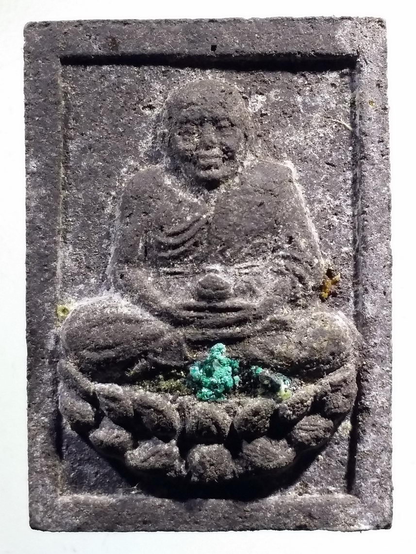 รหัสสินค้า พระเนื้อดิน เนื้อผง เนื้อว่าน 8039 หลวงปู่ทวดเนื้อผง หลังยันต์ ไม่ทราบที่ เนื้อหาเก่ามีอายุ พระรายการนี้ลุงจิ๋วจองเเล้ว