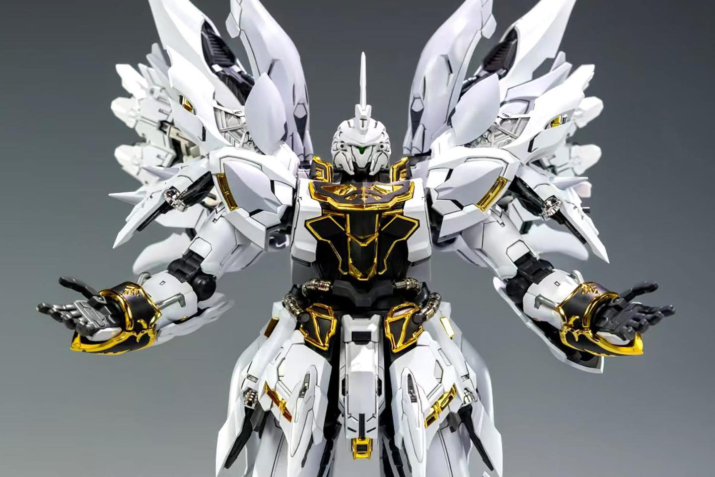 <Preorderถึง 1/8/2025>เปิดรับPreorder มัดจำ 100 บาท โมจีน MG 1/1OO The White Comet Shinunju White Ver