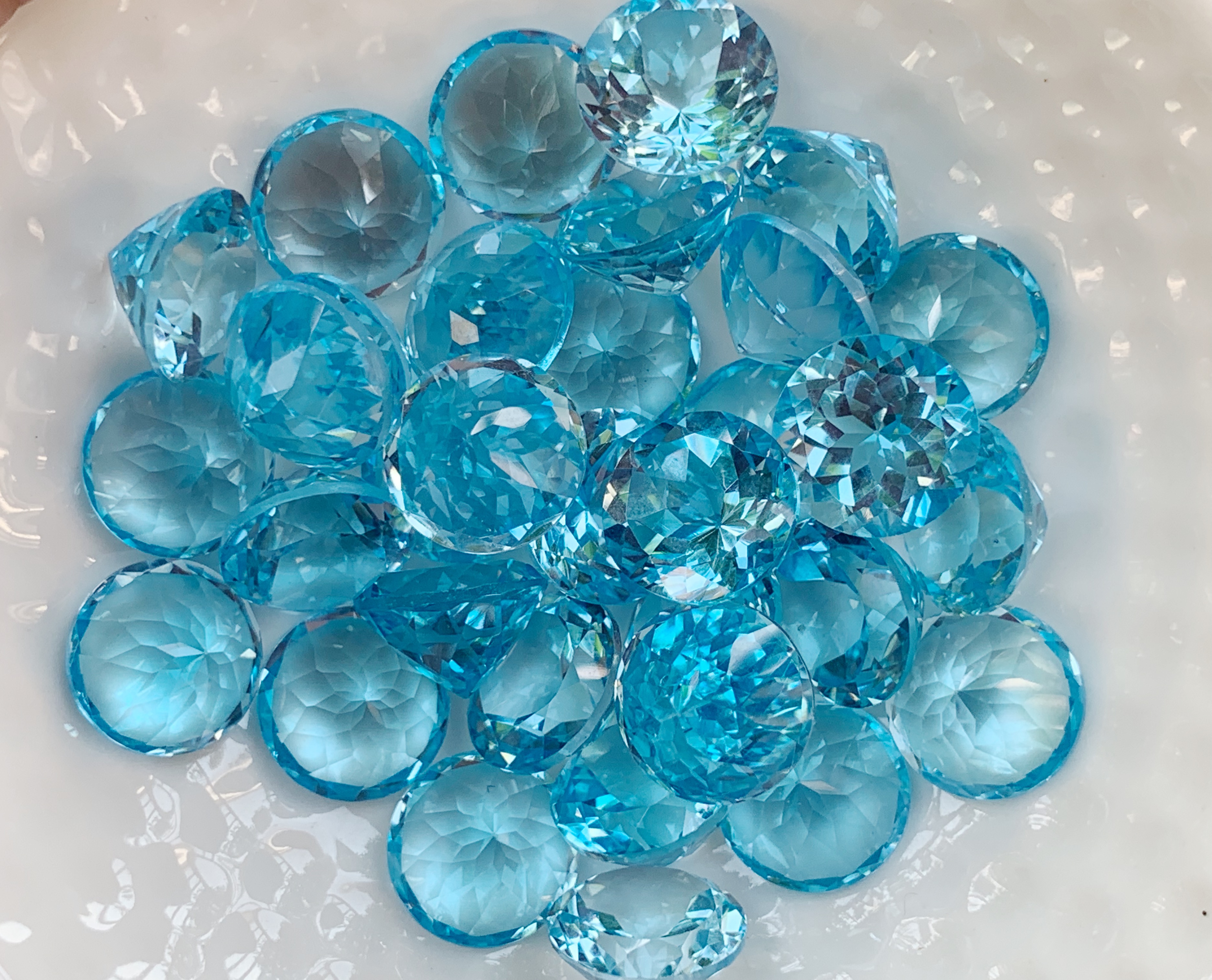 สกายบลูโทปาสกลม 10 มม. 1 เม็ด