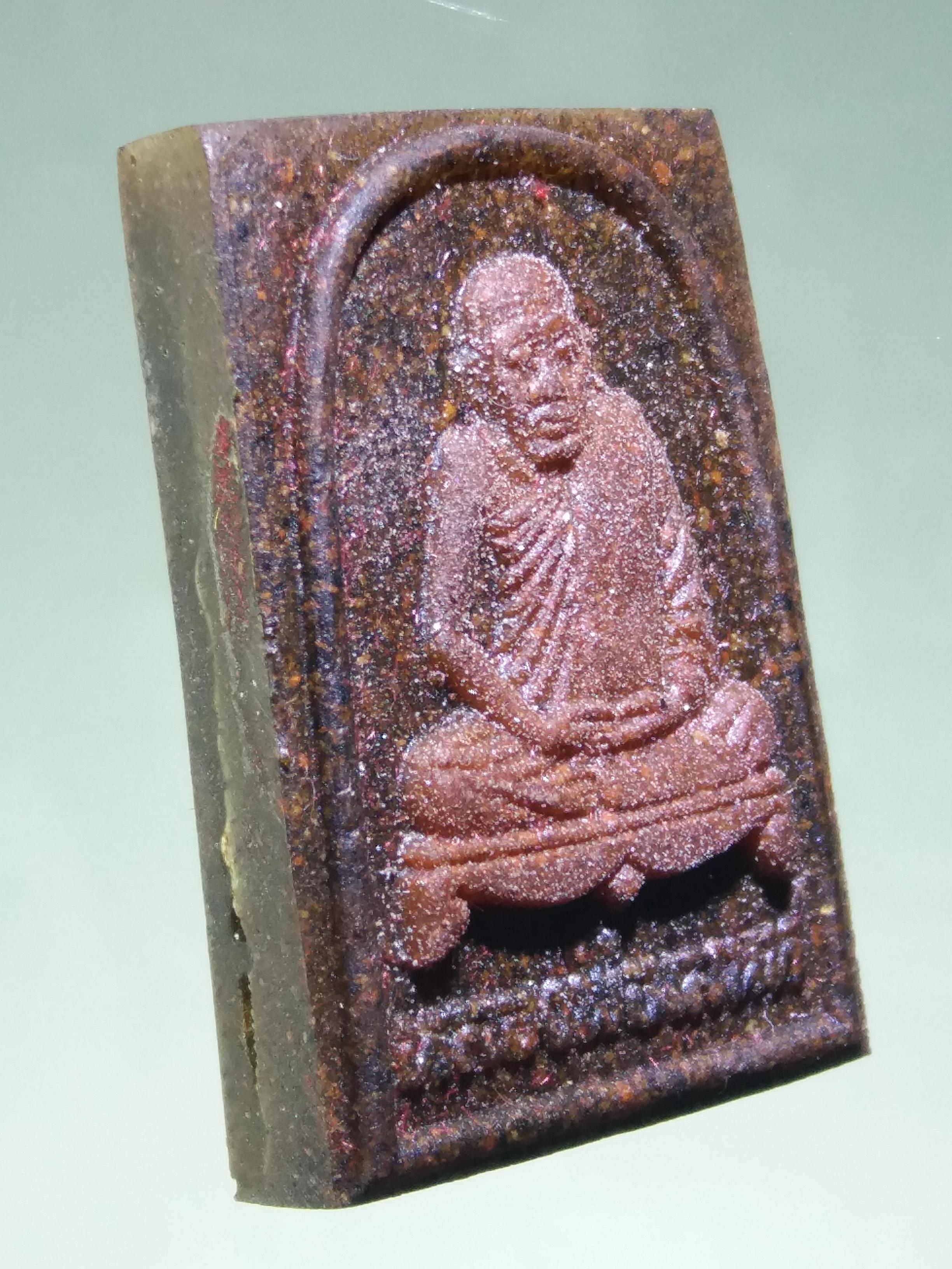 รหัสสินค้า พระมีกล่อง 189 รูปเหมือนเนื้อเรซิ่น หลังพระสมเด็จ หลวงพ่อเสน่ห์ วัดสว่างอารมณ์ อำเภอสว่างอารมณ์ จังหวัดอุทัยธานี