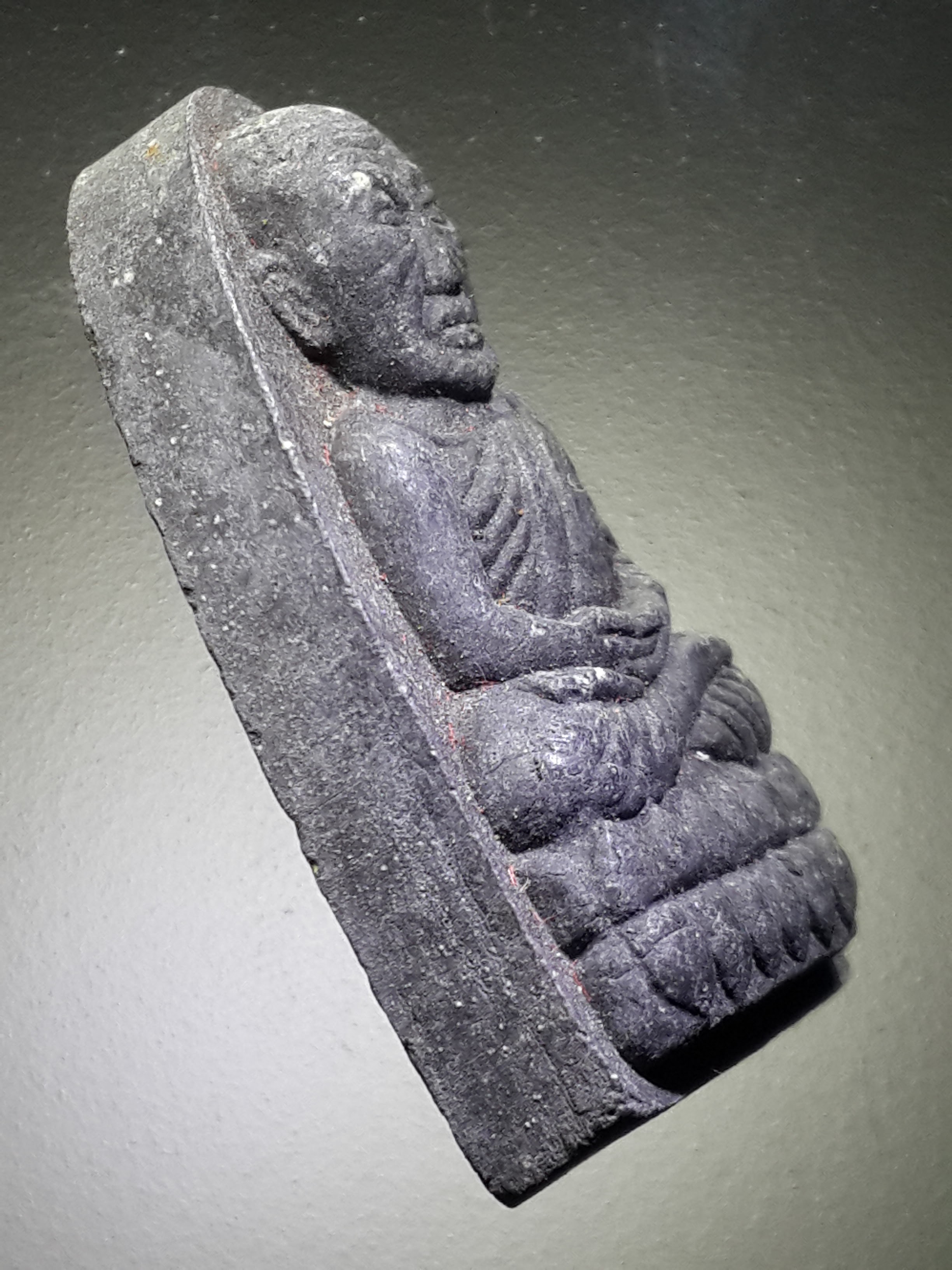 รหัสสินค้า หลวงปู่ทวด วัดต่างๆ 424 หลวงปู่ทวด เนื้อผงใบลาน หลังยันต์นะฤาชา พิมพ์เตารีดหัวมน