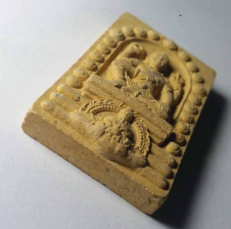 รหัสสินค้า จตุคามรามเทพ 078 จตุคามรามเทพ หลังพระธาตุเจดีย์ แม่ธรณีบีบมวยผม ไม่ทราบรุ่น จตุคามรามเทพ รายการนี้ให้เช่าบูชาแล้ว