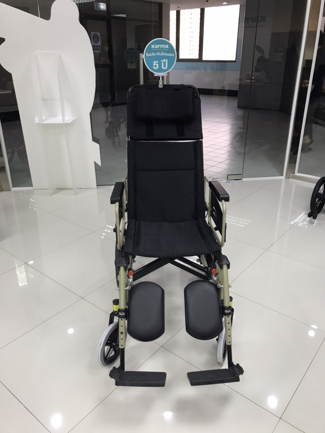 รถเข็นปรับเอนนอนได้ คาร์ม่า KARMA รุ่น KM5000 (WheelChair KARMA KM-5000) ปรับเอนได้ ถอดชิ้นส่วนได้ ช่วยให้ผู้ดูแล สะดวกสบายในการดูแลผู้ป่วยมากยิ่งขึ้น ของแท้ รับประกันศูนย์ไทย 5 ปี
