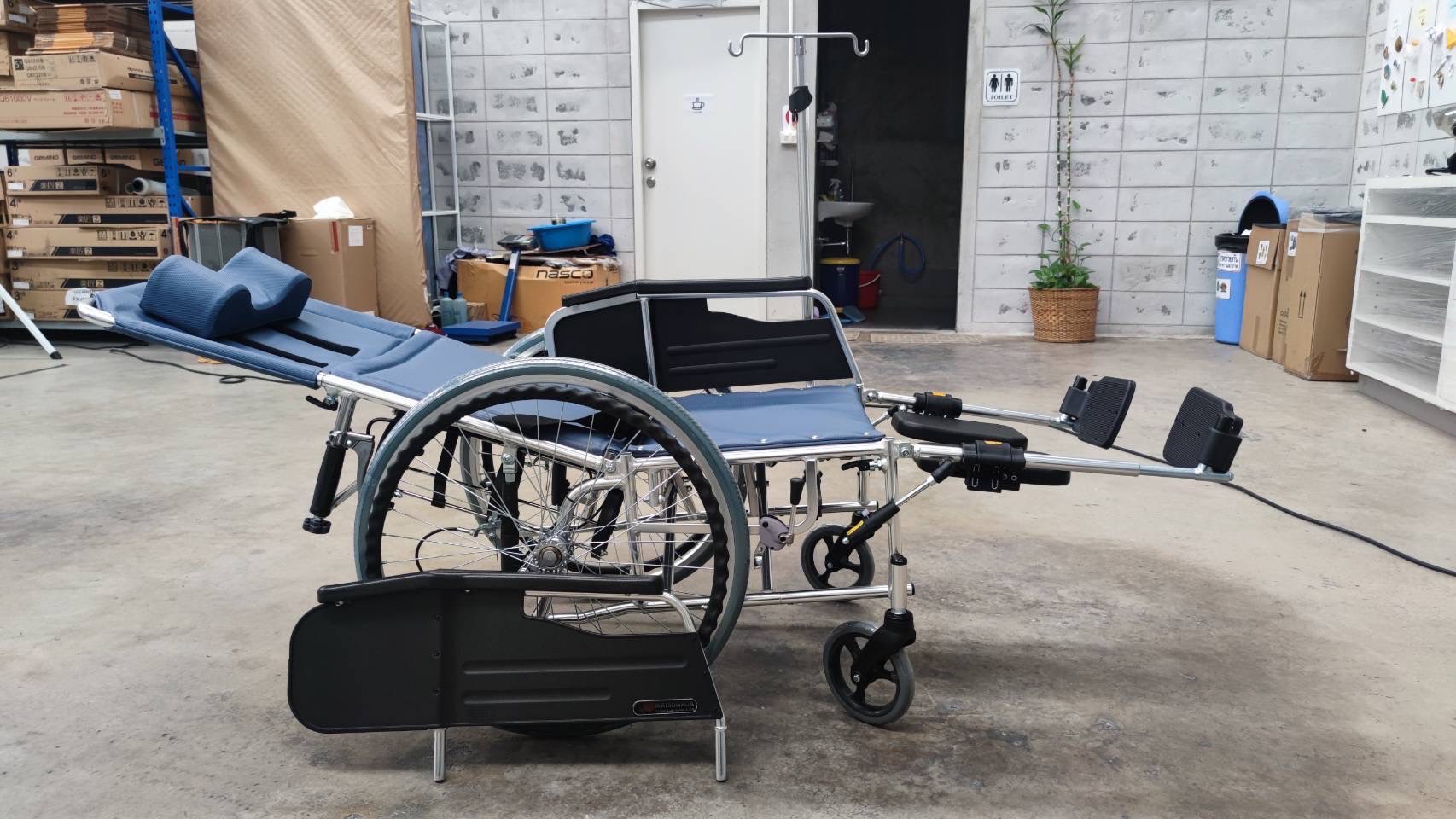 รถเข็นปรับเอนนอน แบรนด์ญี่ปุ่น Matsunaga Wheelchair (車いす) รุ่น MW13 ล้อหลังใหญ่ ที่วางแขนเปิดออกได้ ฟังก์ชั่นหลากหลาย พกพาสะดวก พับเก็บได้