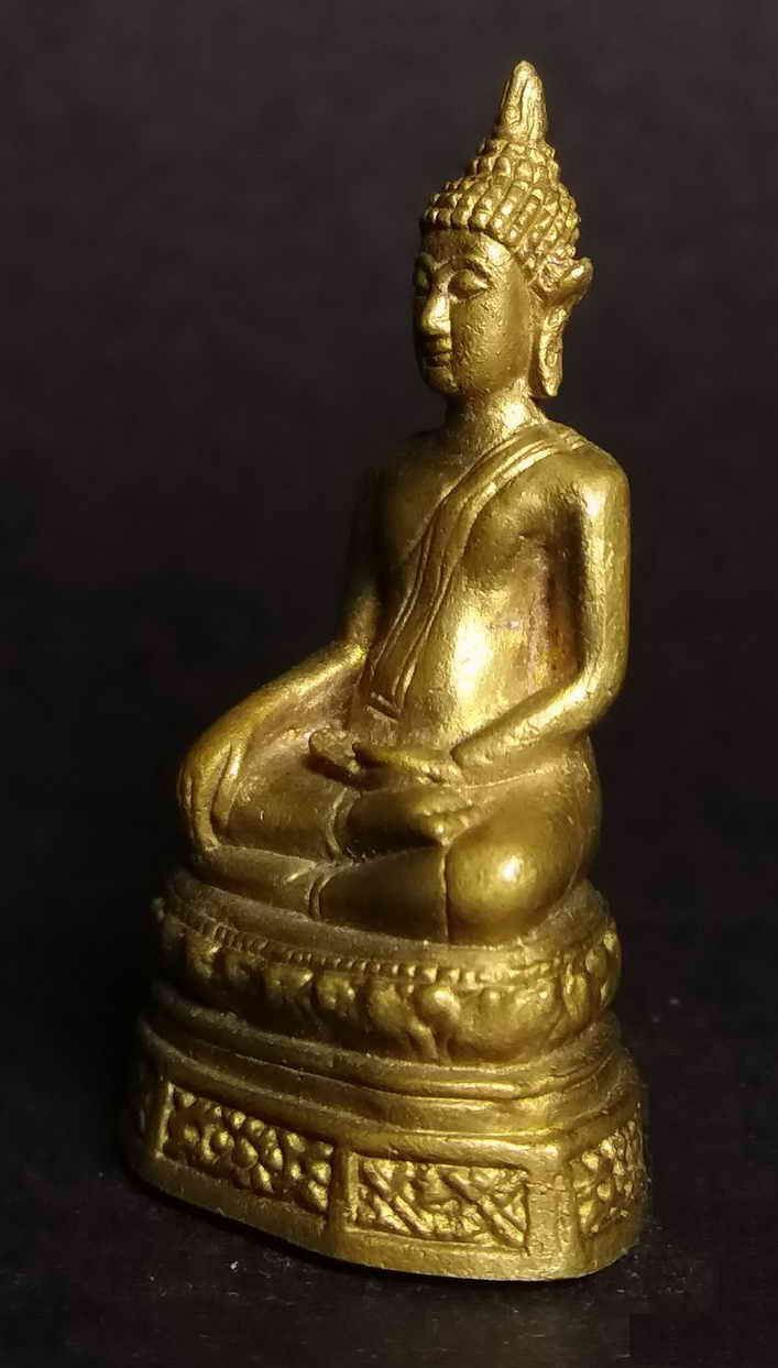 รหัสสินค้า พระกริ่ง พระหล่อ 011 รูปหล่ออุดกริ่ง พิมพ์พระพุทธนั่งมารวิชัย ฐานบัว ไม่ทราบที่ น่าจะเป็นพระทางภาคเหนือครับ พระรายการนี้ให้เช่าบูชาแล้ว