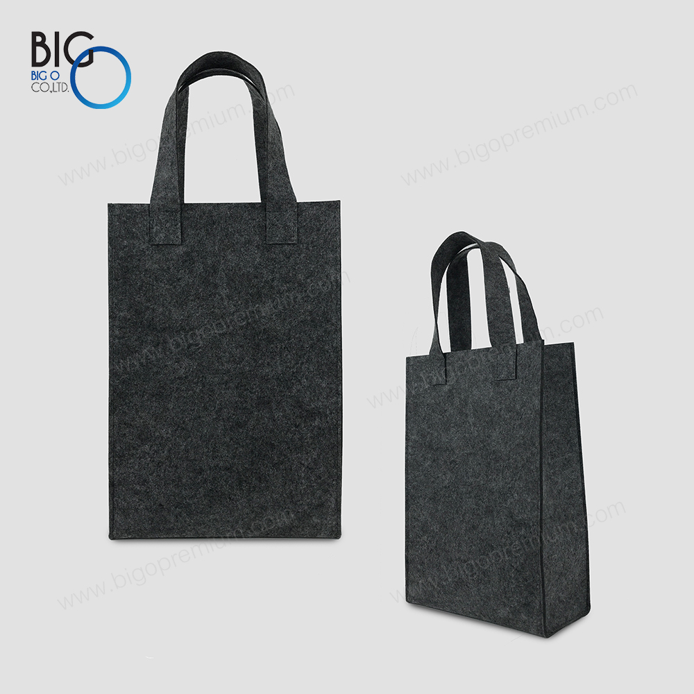 กระเป๋าถือผ้าสักหลาด