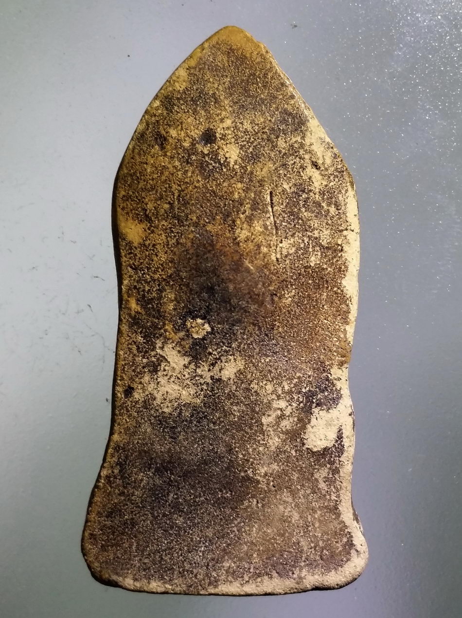 รหัสสินค้า พระกรุ 099 พระยอดขุนพล พิมพ์ฐานสูง กรุเตาเชลียง จังหวัดสุโขทัย วรรณะออกขาว (คล้ายเนื้อดินขาวครับ)